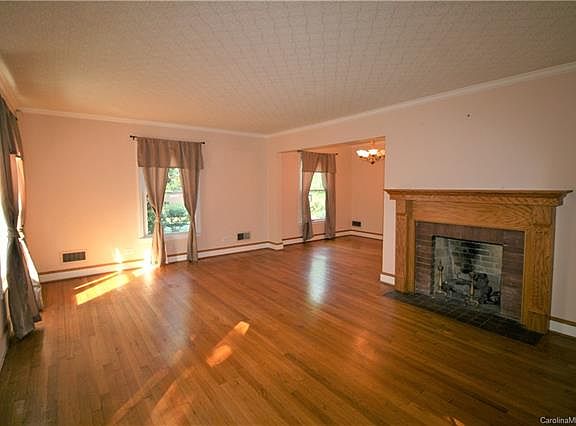 3rd image of 1407 Florida St