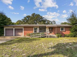 9 Gilmore Dr, Gulf Breeze, FL 32561