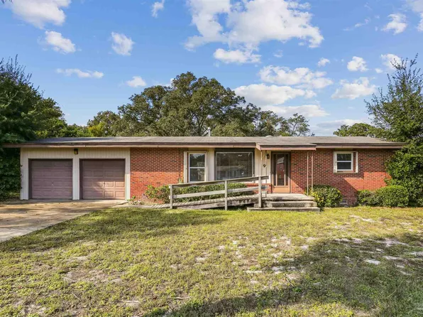 9 Gilmore Dr, Gulf Breeze, FL 32561