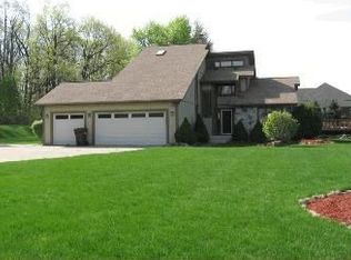 3311 Luanne Dr, Commerce Township, MI