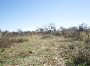 4308 Windmill Rd, Uvalde, TX 78801