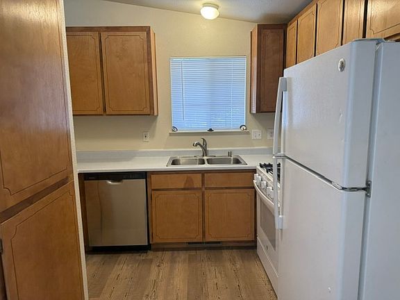4th image of 757 Monico Dr