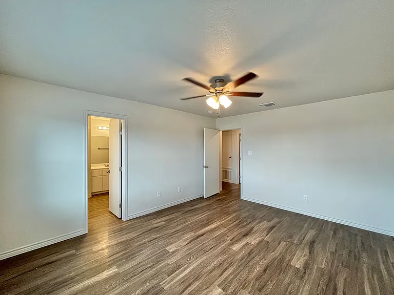 1802 Clovis Dr — Photo 19