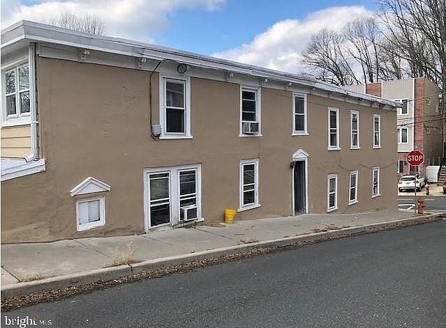 1st image of 363 Leverington Ave #2R