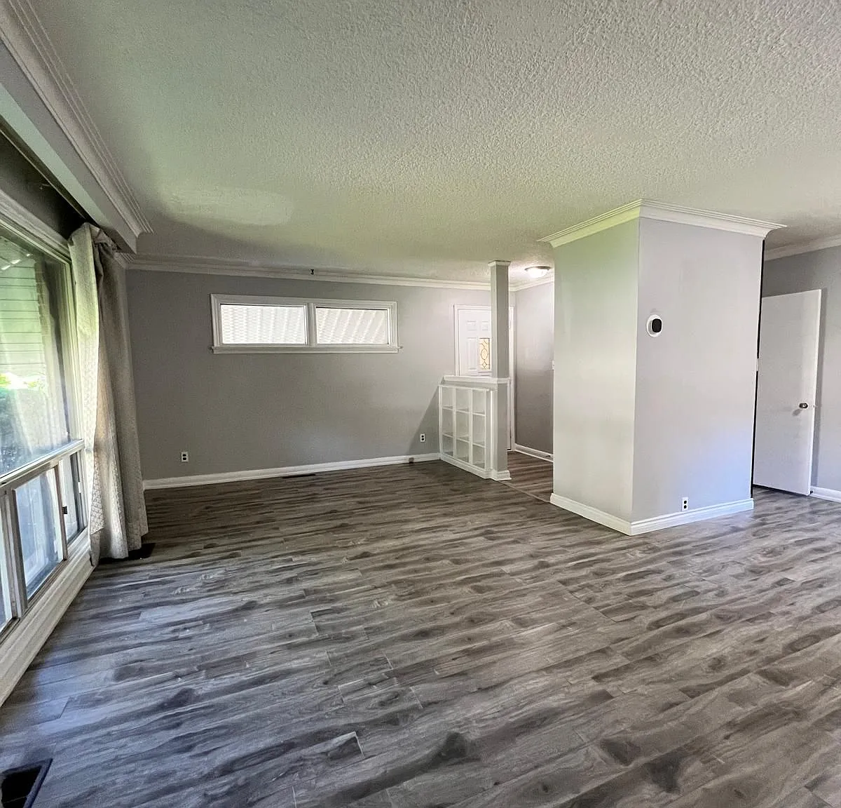 3 bed, $2,400 — Photo 3