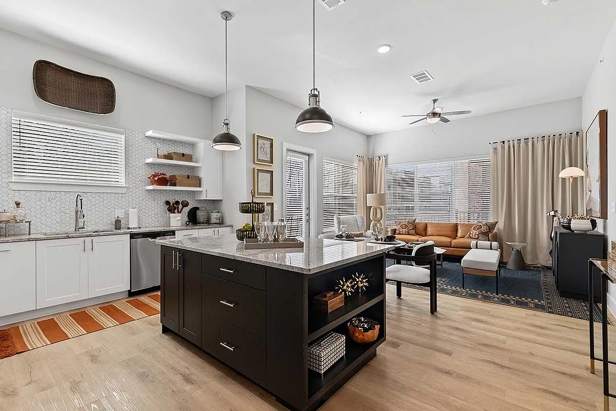 1 bed, 1.0 bath, 700 sqft, $1,375 — Photo 3