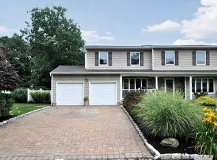 38 Parkridge Cir, Port Jefferson Station, NY 11776