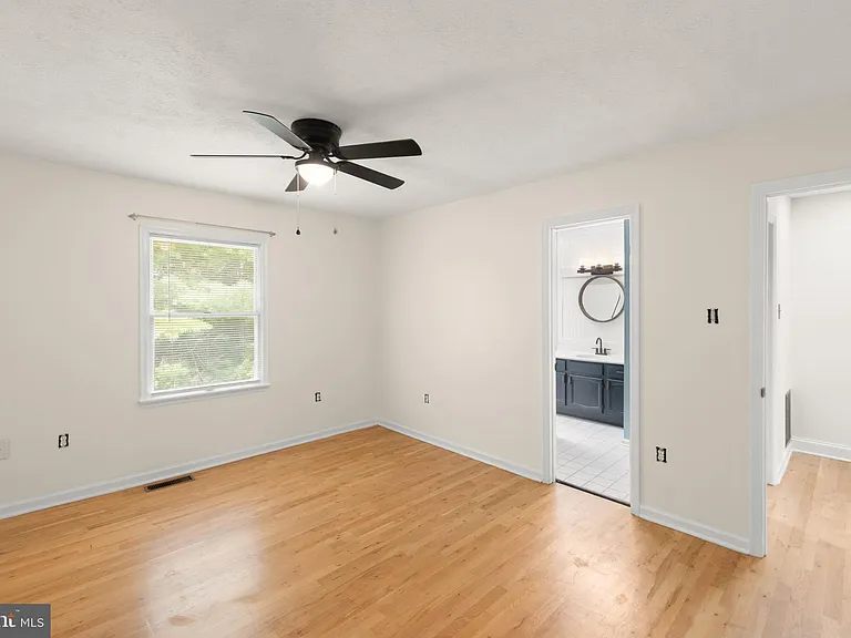501 Tudor Dr — Photo 15