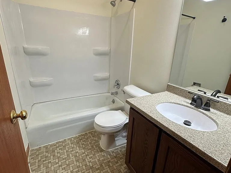 375 Clark St #2 — Photo 5