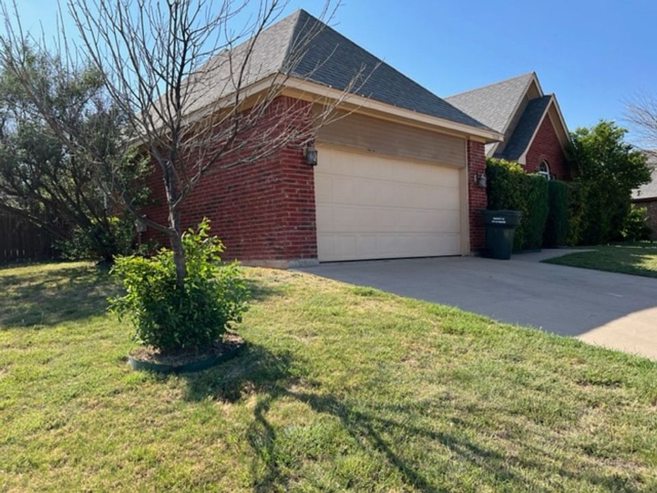 1st image of 7658 Tuscany Dr