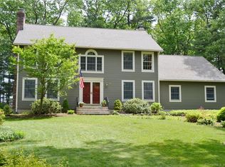 101 Fieldstone Dr, Windsor, CT 06095