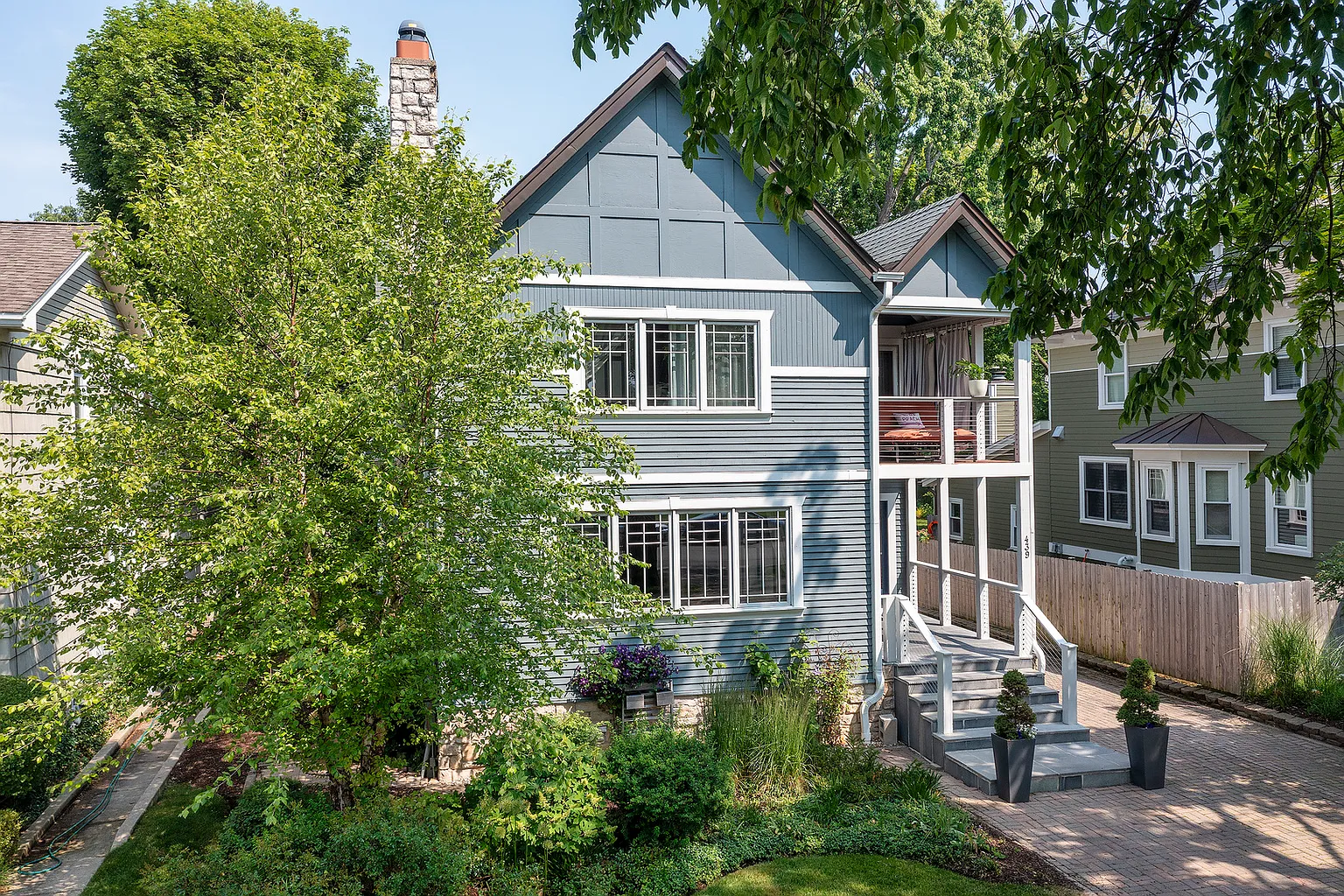 439 Park Ave photo 1