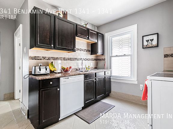5th image of 1341 Benjamin Ave Unit 1341