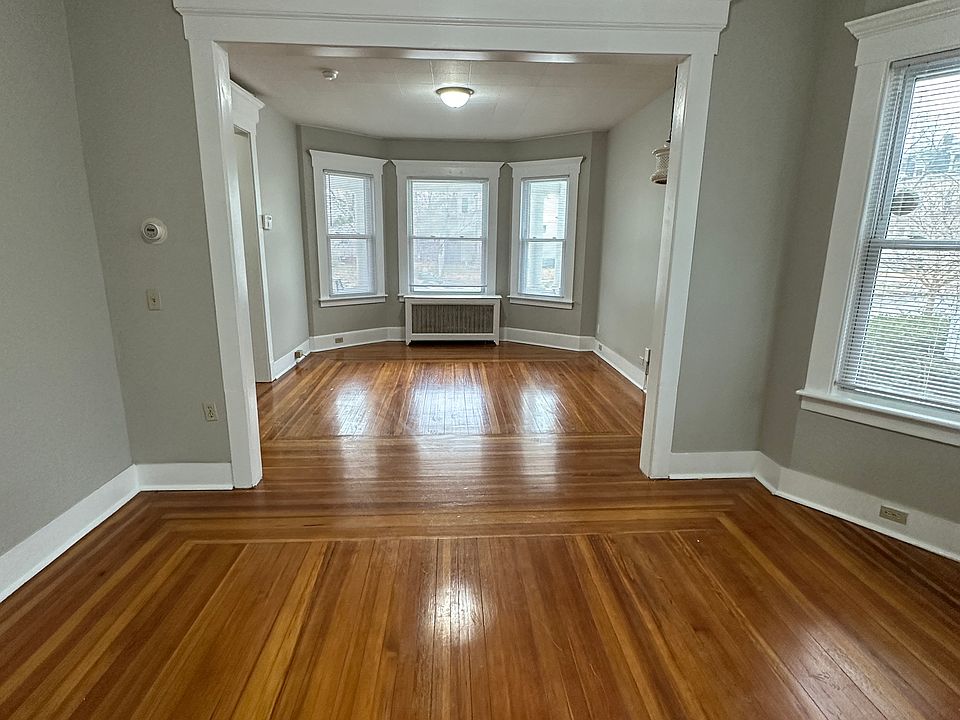 1st image of 64 Stanley St #1S
