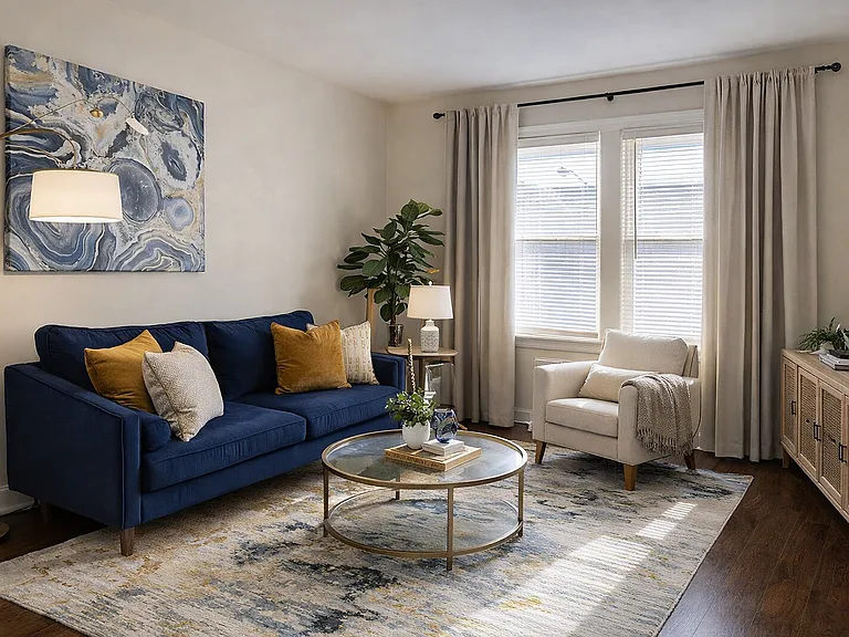 Brownstone — Photo 32