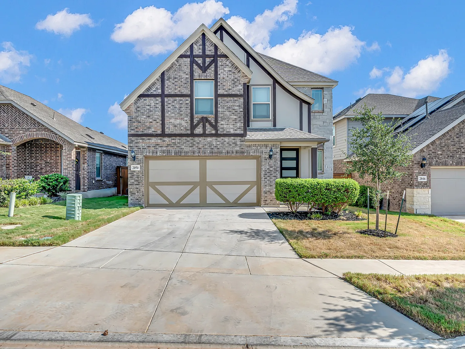 2050 Egret Ave — Photo 1