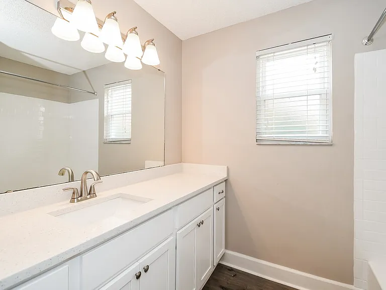 3303 Hampstead Dr — Photo 13