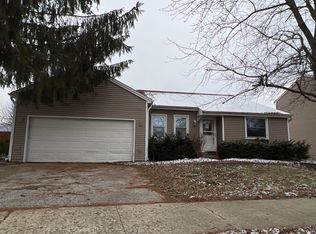 2690 Crosscreek Ct, Aurora, IL 60502
