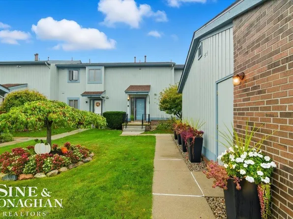 1715 River Rd APT 41, Saint Clair, MI 48079