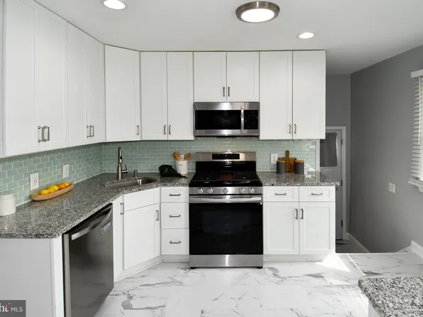 1302 Whitman Dr, Glen Burnie, MD 21061