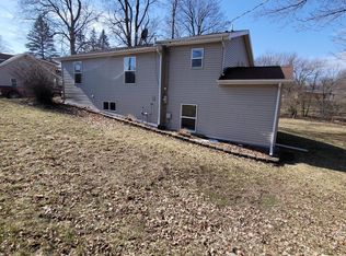 215 S Lincoln Ave, Three Rivers, MI 49093