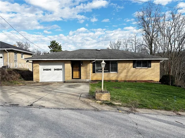 137 Clay St, Weirton, WV 26062