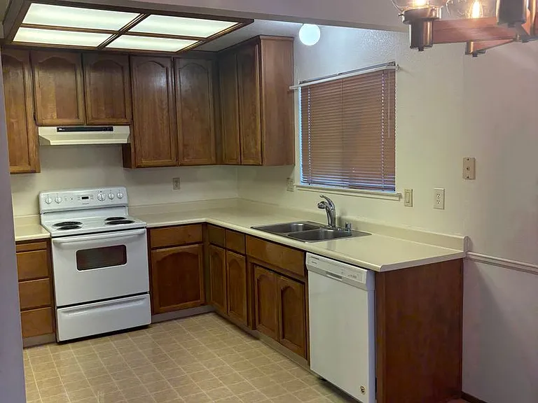 4509 Wrenford Way — Photo 8