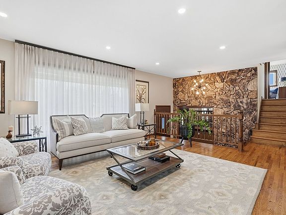 4th image of 1308 E Thayer St