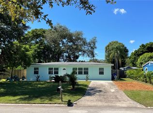 1621 5th Ct, Vero Beach, FL 32960
