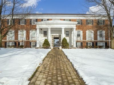 19801 Van Aken Blvd #F109, Beachwood, OH, 44122