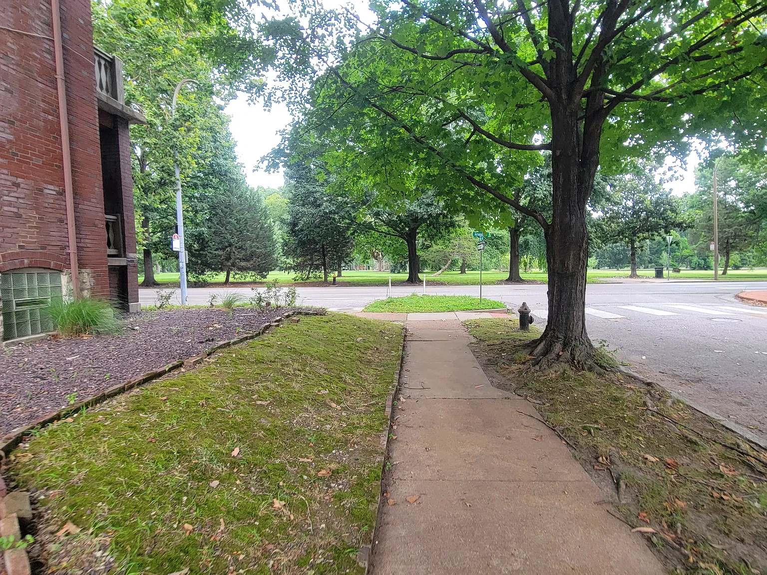 2 bed, 1250 sqft, $1,450 — Photo 3
