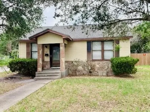 105 E Avenue H, Robstown, TX 78380