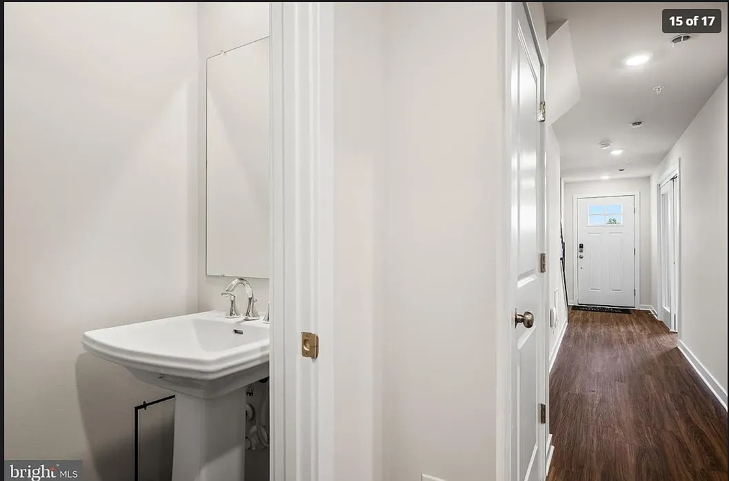 3 bed, 1800 sqft, $2,995 — Photo 1