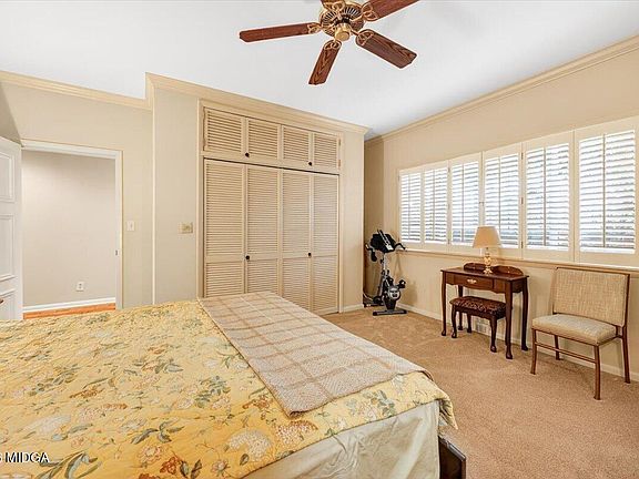 5th image of 4923 Rivoli Dr APT E