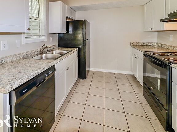 4th image of 40 Roffman Pl