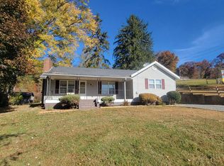 15 Cedar Cliff Rd, Hayesville, NC 28904