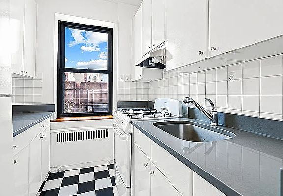 5th image of 101 E 116th St #2J