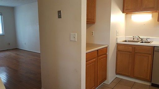 3rd image of 107-121 E 14th Ave #17563775