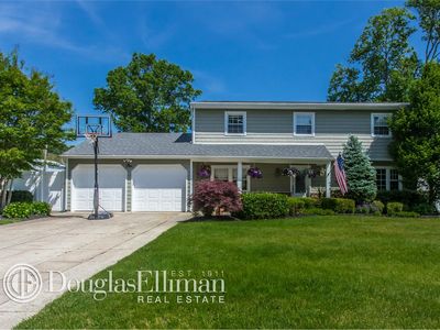 1 Sturbridge Dr, Dix Hills, NY, 11746