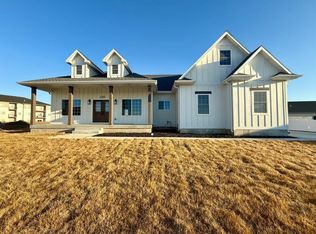 3205 Frahm Ln, Hastings, NE 68901