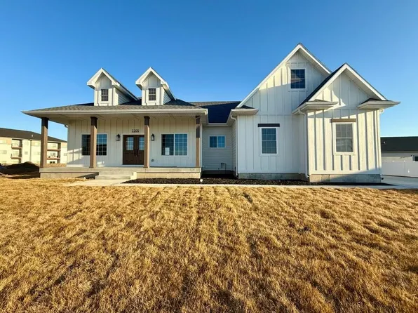 3205 Frahm Ln, Hastings, NE 68901