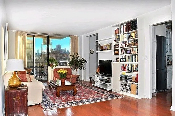 Sold by Kleier Residential | media 8