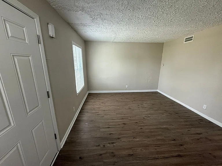 20531 Moenart St — Photo 2