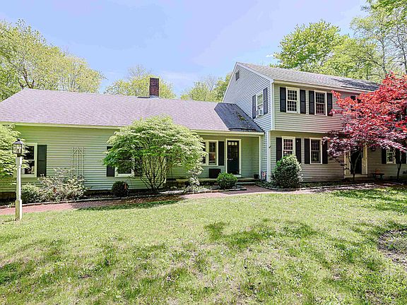 3rd image of 19 Winterberry Drive