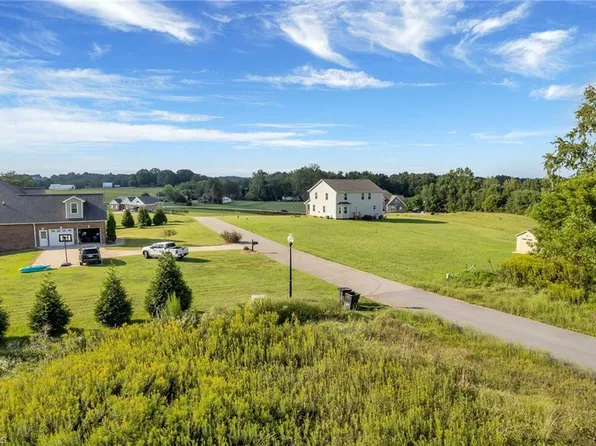 25 Regal Oaks Dr, Wilkesboro, NC 28697