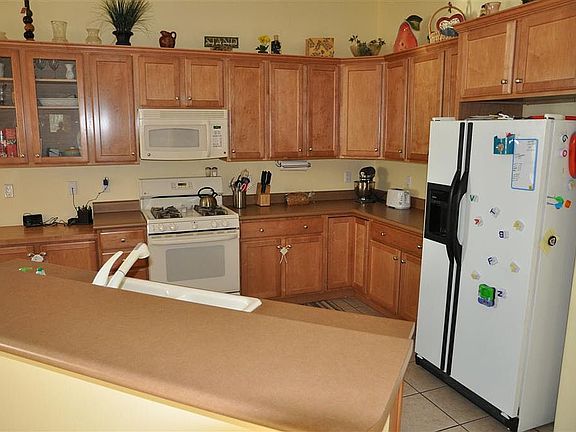 Spacious kitchen