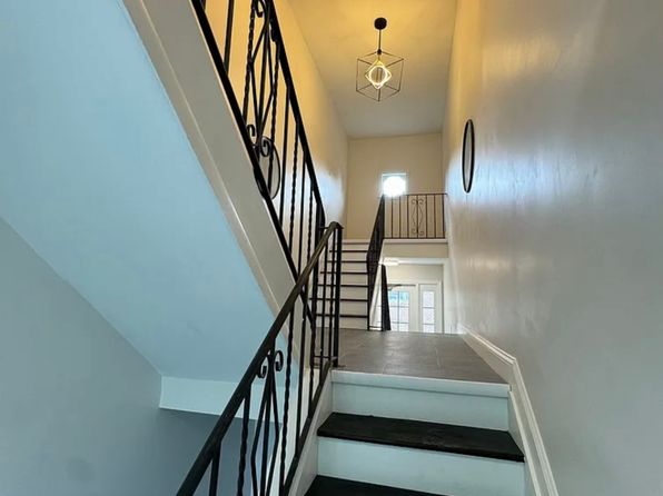(undisclosed Address), Troy, NY 12182