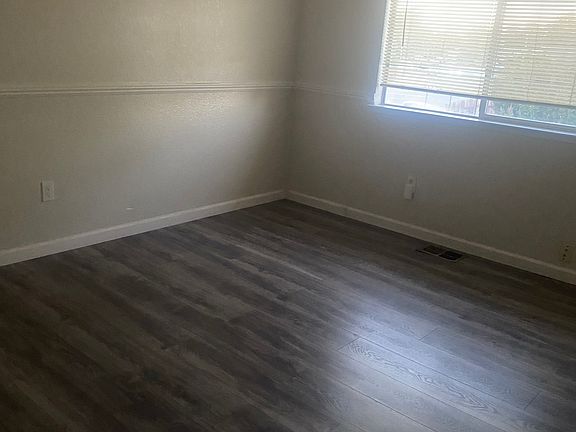 4th image of 8638 W Chase Ct
