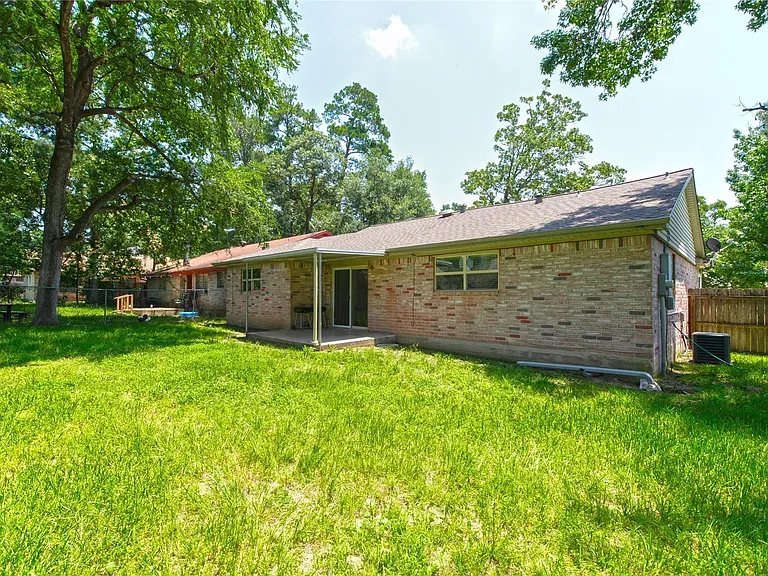 1 Ollerton Dr — Photo 24