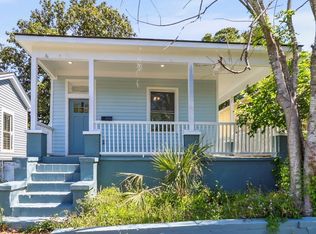 826 W Victory Dr, Savannah, GA 31405